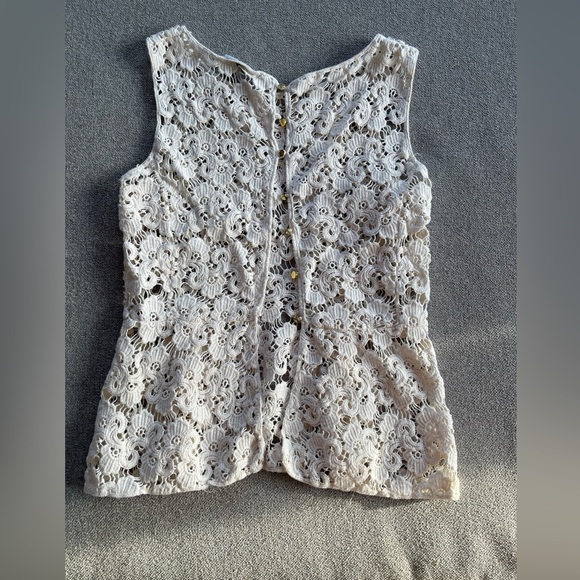 Peplum white flower design summery top - Picture 2 of 3